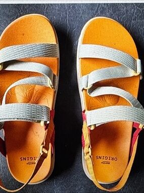 Earth origins Veda sandals sz 38 8